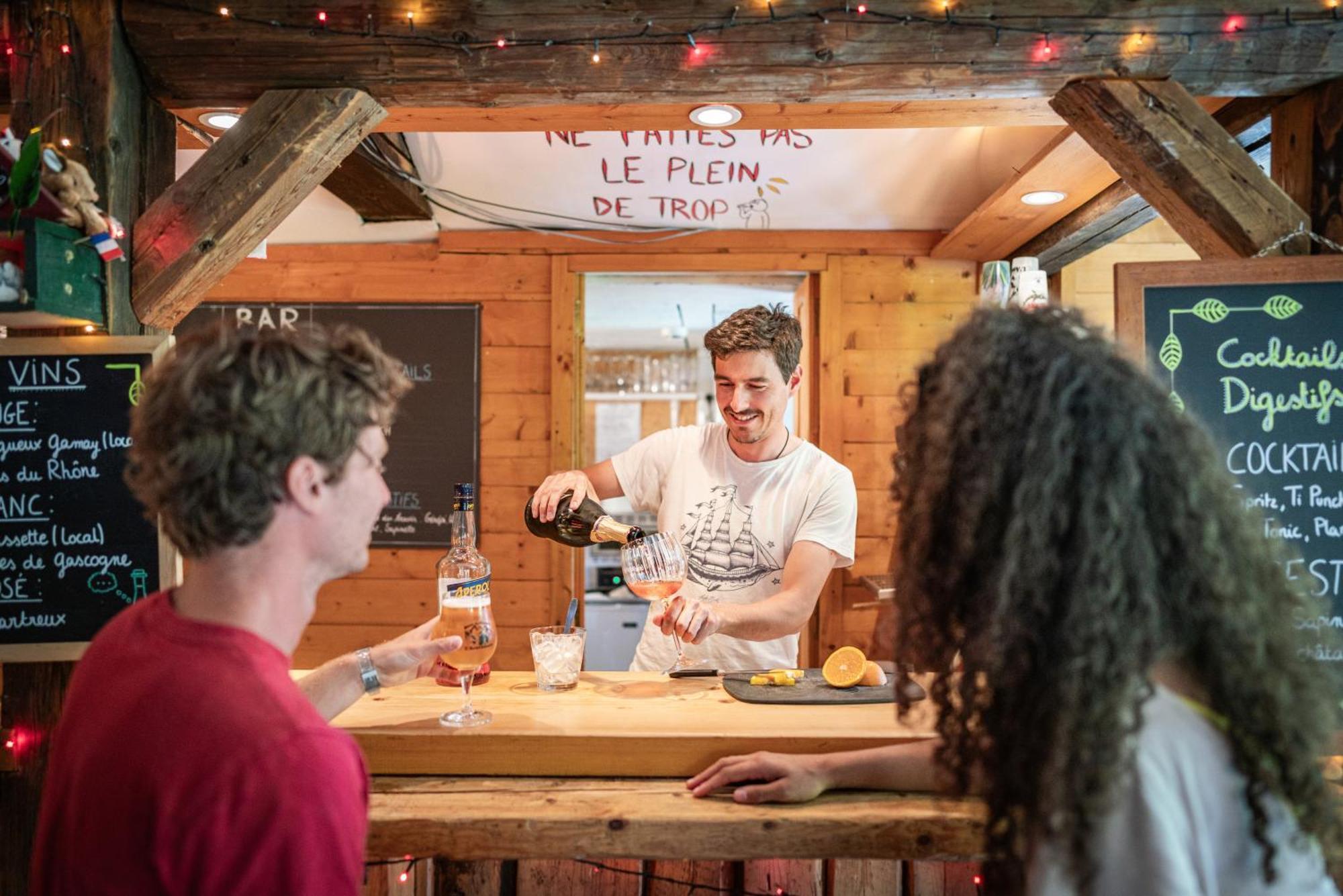 Auberge De Jeunesse Hi La Clusaz Kültér fotó